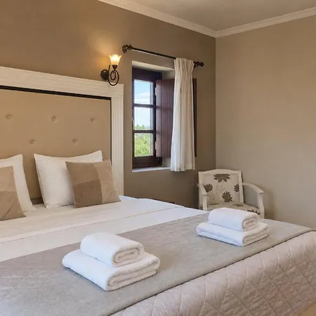 Areos Polis Boutique 3*
