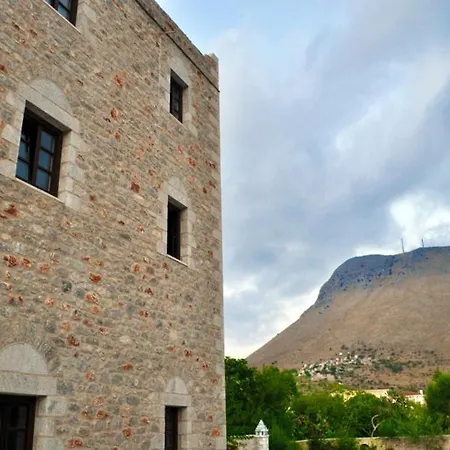 埃里奥珀里斯精品酒店 3* 阿里奥波利斯