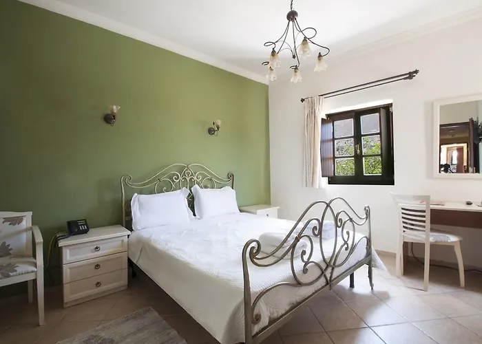 Areos Polis Boutique